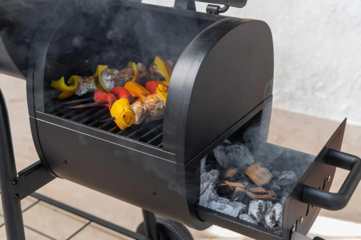 ASADOR DE CARBON PORTATIL NEXGRILL, COLOR NEGRO DE 29" CON AHUMADOR
