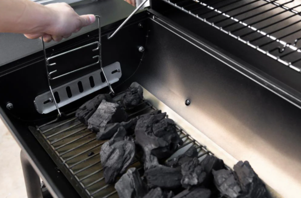 ASADOR DE CARBON PORTATIL NEXGRILL, COLOR NEGRO DE 29" CON AHUMADOR