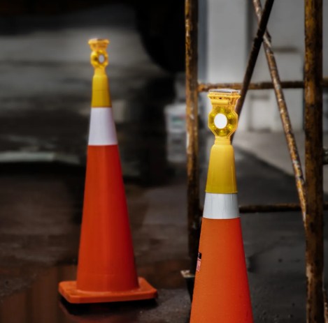 LAMPARA DESTELLO SOLAR DE 3.5" P/CONO