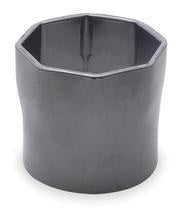 Dado de impacto metálico gris, cuerpo cilíndrico y interior hexagonal