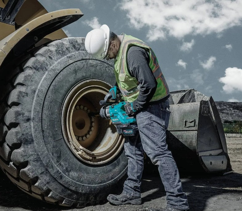 LLAVE DE IMPACTO INALAMBRICA DE 1", 40V , CARGADOR Y 2 BAT BL4050F 5.0 AH