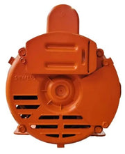 Motor eléctrico naranja con ventilación inferior y caja superior, marca Siemens
