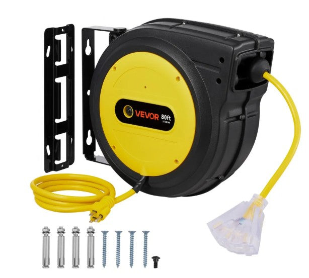 Carrete de extensión eléctrica retráctil con cable amarillo, soporte de pared y enchufe